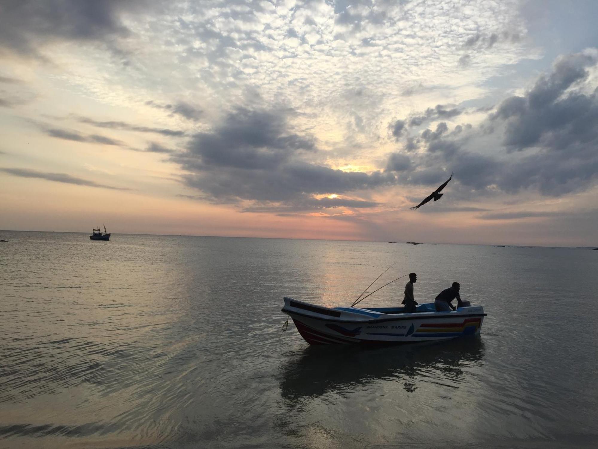 Janas Blue Water Corner Ξενοδοχείο Trincomalee Εξωτερικό φωτογραφία